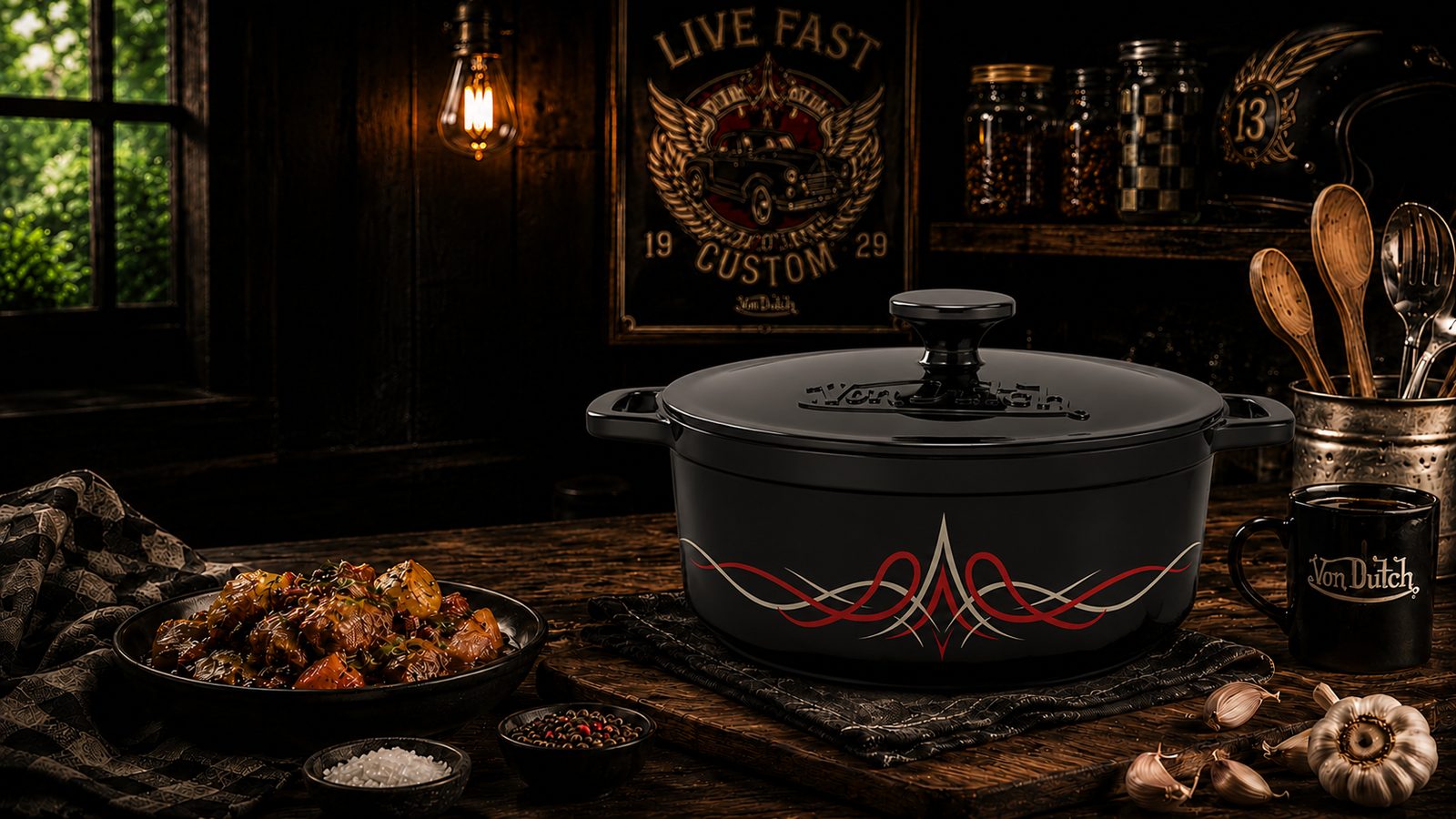 Von Dutch pinstriped dutch oven